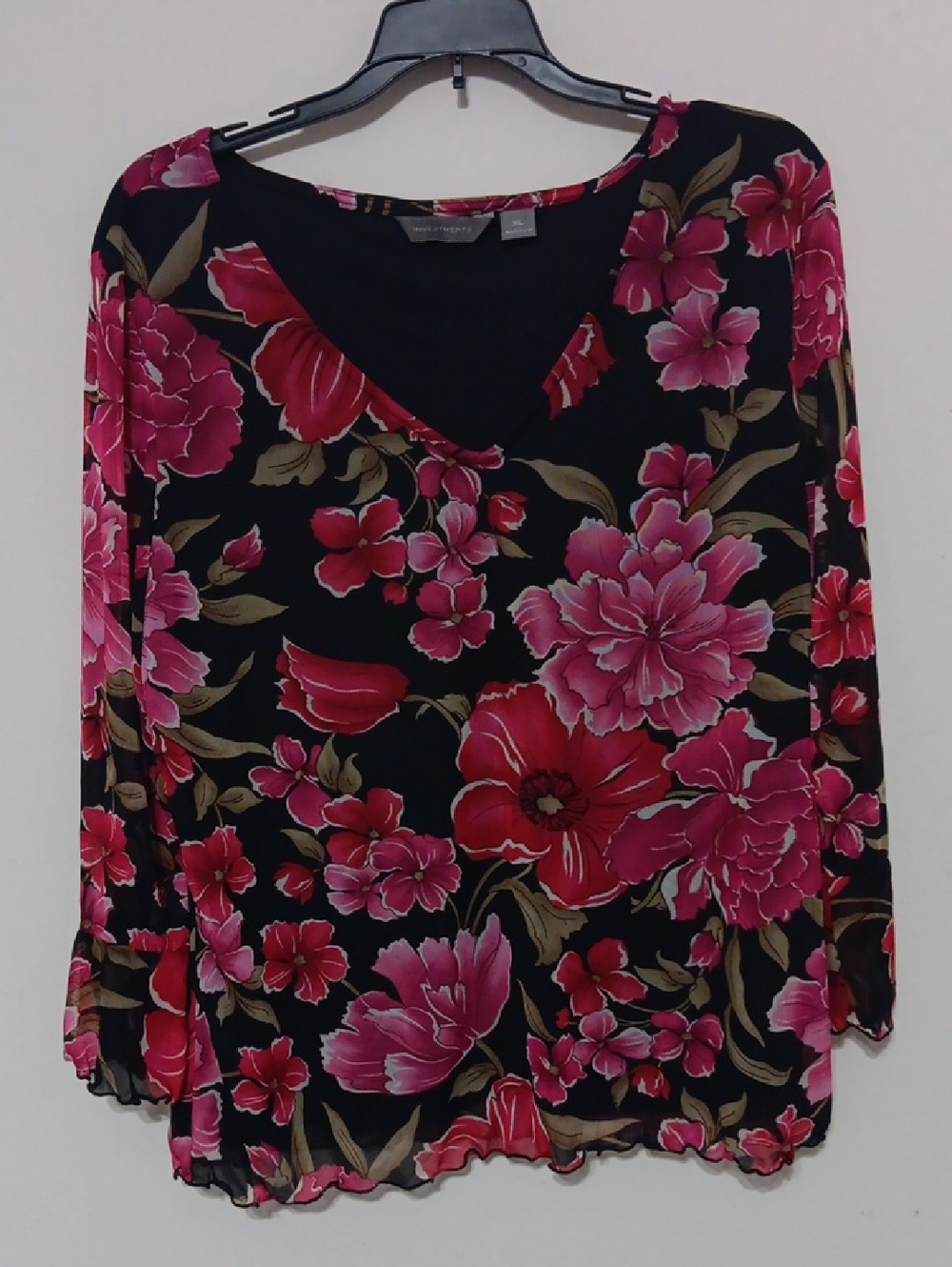Womens Floral V-Neck Blouse - Black with Pink Floral